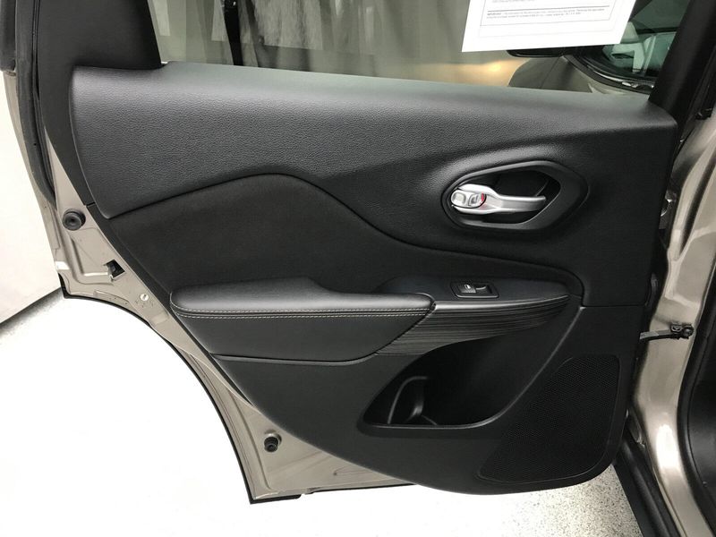 Used 2016 Jeep Cherokee LatitudeImage 8