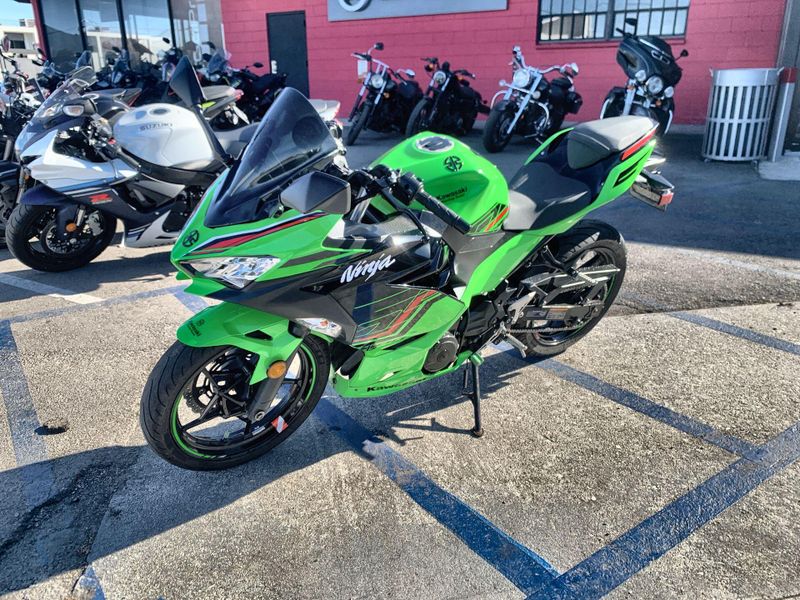 Used 2023 Kawasaki NINJA 400 Image 4