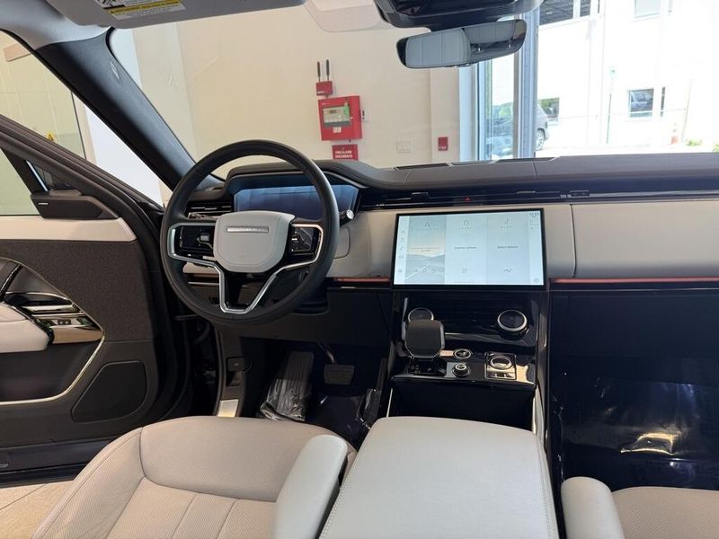 2023 Land Rover Range Rover Sport SE