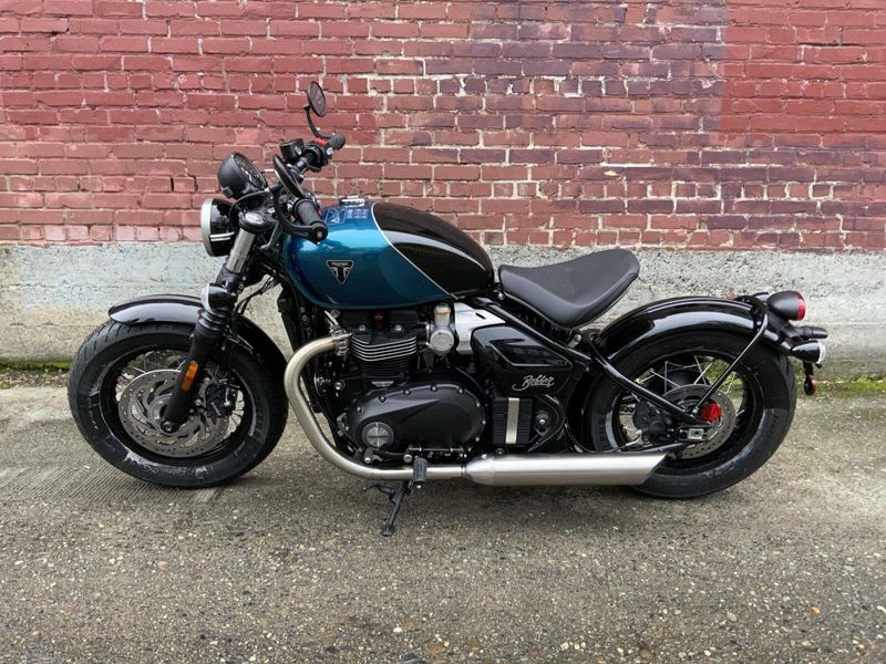 2026 Triumph BONNEVILLE BOBBER