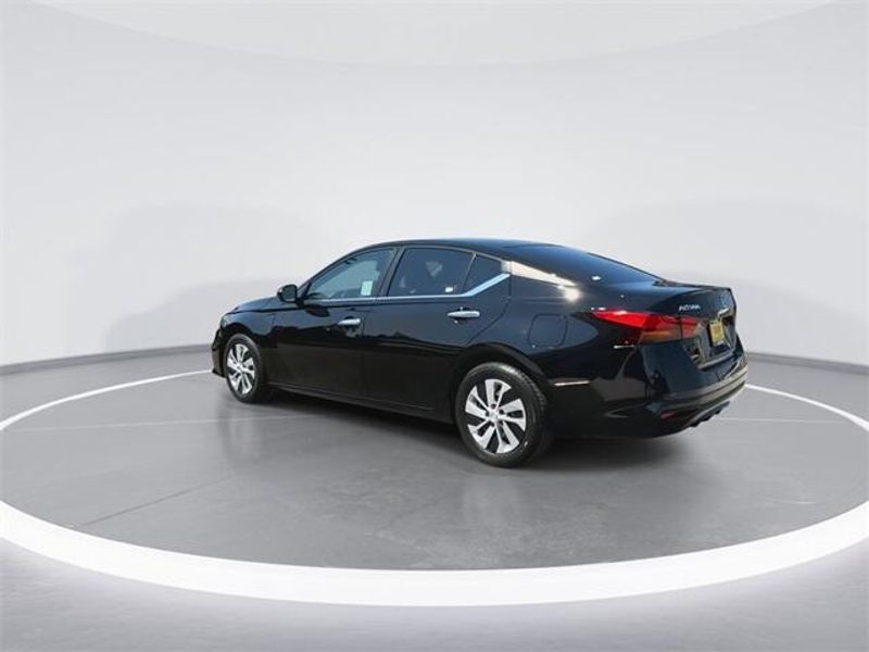 Used 2022 Nissan Altima 2.5 SImage 6