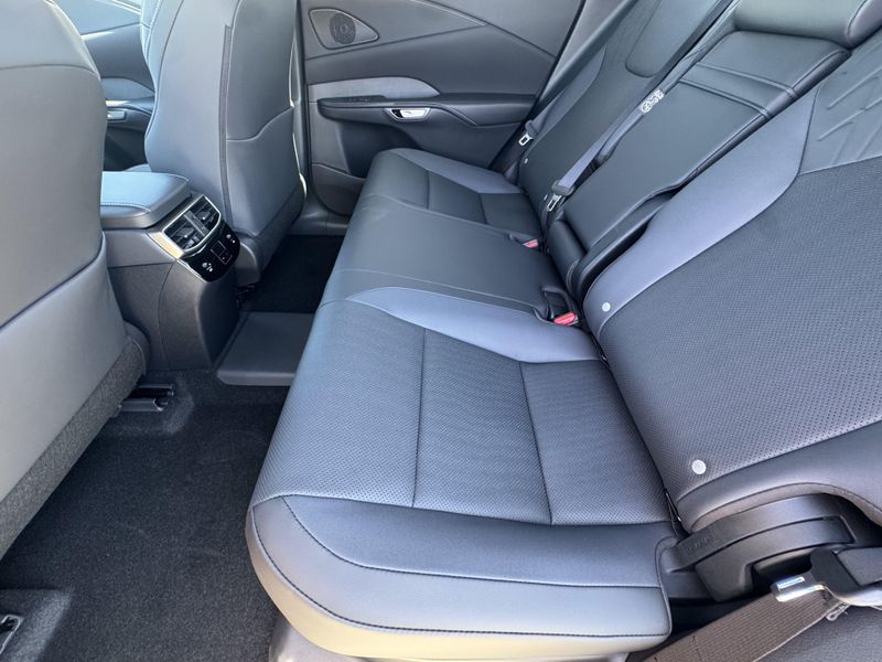 New 2026 Lexus ES 350e PremiumImage 28