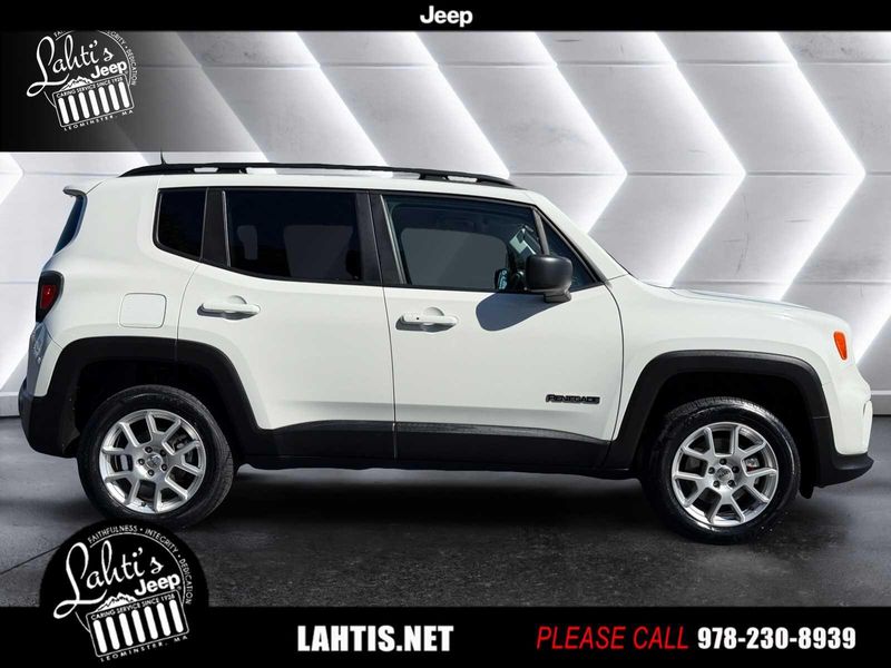 2022 Jeep Renegade Latitude photo 6