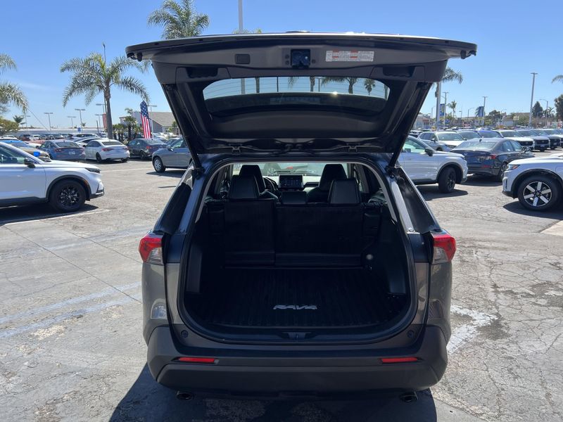 2023 Toyota RAV4 Hybrid XLE PremiumImage 22