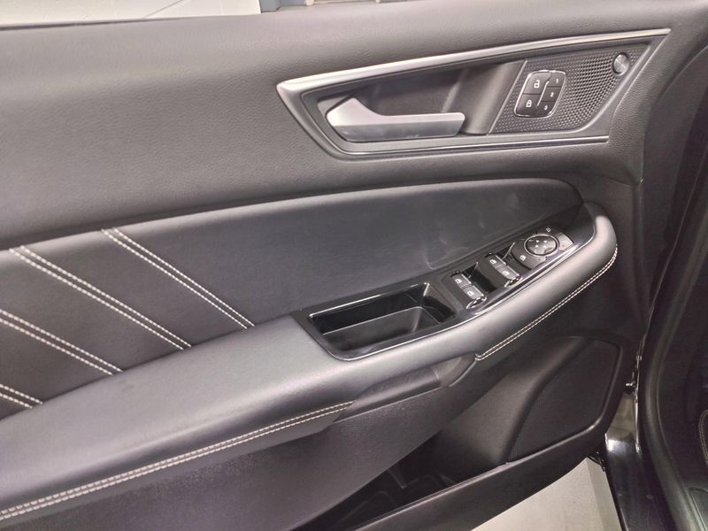 2019 Ford Edge ST AWDImage 29