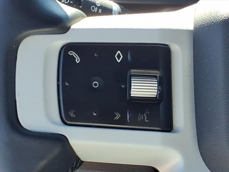 Used 2023 Land Rover Defender 90 SImage 22