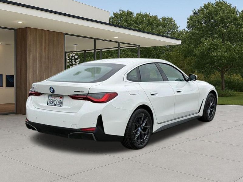 Used 2023 BMW i4 eDrive35Image 9