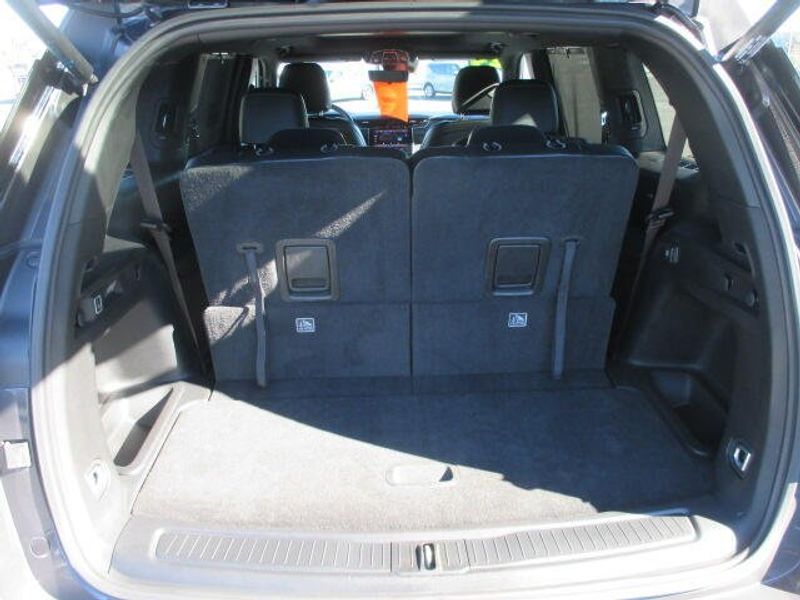 Used 2024 Jeep Grand Cherokee L LimitedImage 8
