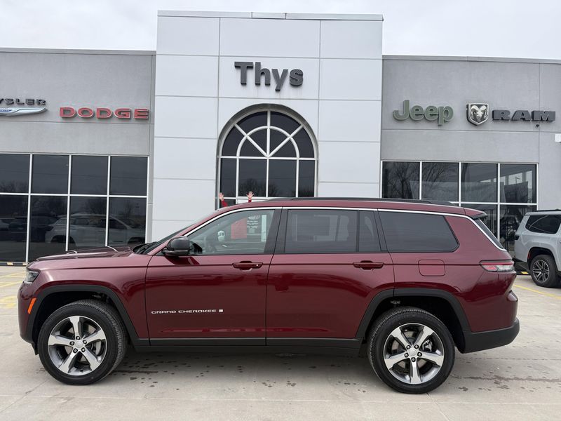 New 2026 Jeep Grand Cherokee L Limited 4x4Image 41