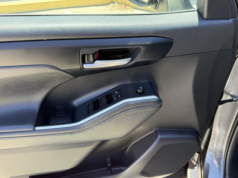 Used 2022 Toyota Highlander XLEImage 19