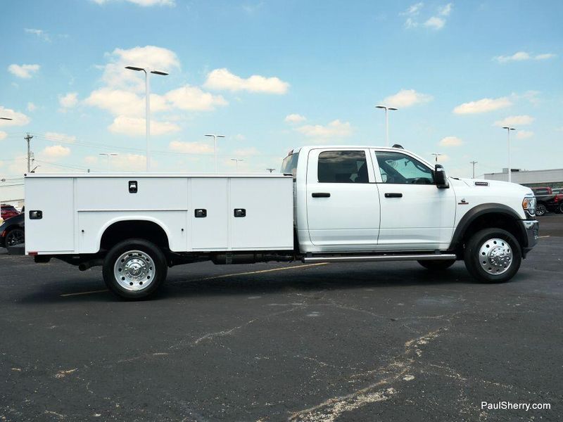 New 2024 RAM 5500 Tradesman Chassis Crew Cab 4x4 84