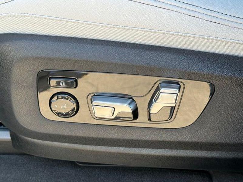 New 2026 BMW X7 xDrive40iImage 18