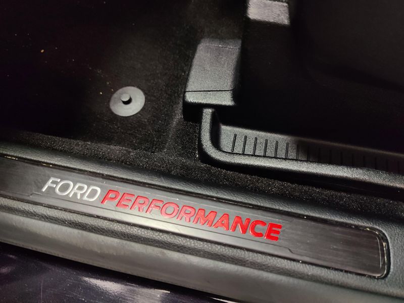 Used 2020 Ford Edge ST AWDImage 4