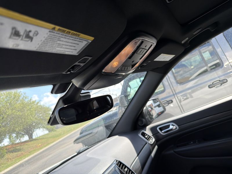 Used 2021 Jeep Grand Cherokee Laredo XImage 32