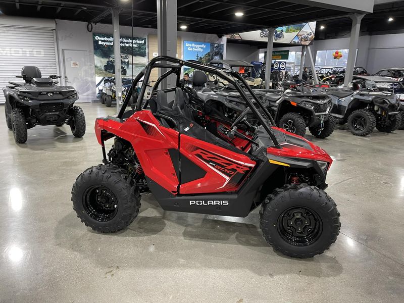2025 Polaris RZR 200 EFI Image 4