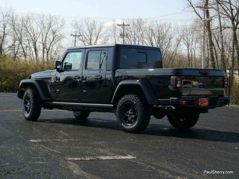 2025 Jeep Gladiator Willys photo 12