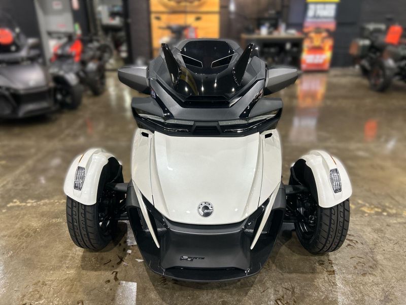 New 2026 Can-Am SPYDER RT (SE6) Image 23