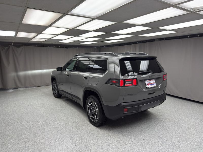 New 2026 Jeep Cherokee Limited 4x4Image 2