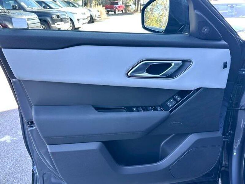 Used 2025 Land Rover Range Rover Velar Dynamic SE