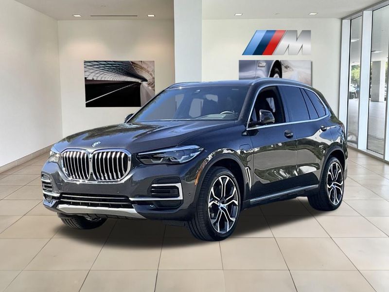 2023 BMW X5 xDrive45eImage 4