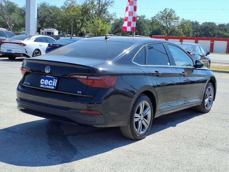 2024 Volkswagen Jetta SE photo 13
