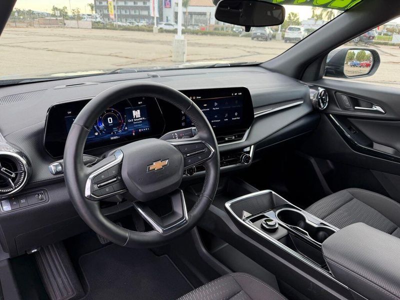 Used 2026 Chevrolet Equinox LTImage 10