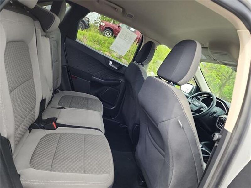 2020 Ford Escape SEImage 28