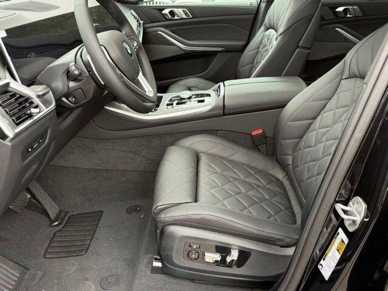 New 2026 BMW X5 sDrive40iImage 17