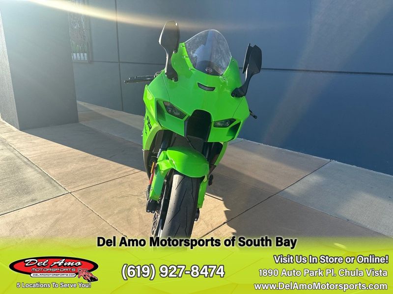 2024 Kawasaki ZX1002TRFNL-GN1  in a LIME GREEN/EBONY exterior color. Del Amo Motorsports of South Bay (619) 547-1937 delamomotorsports.com 