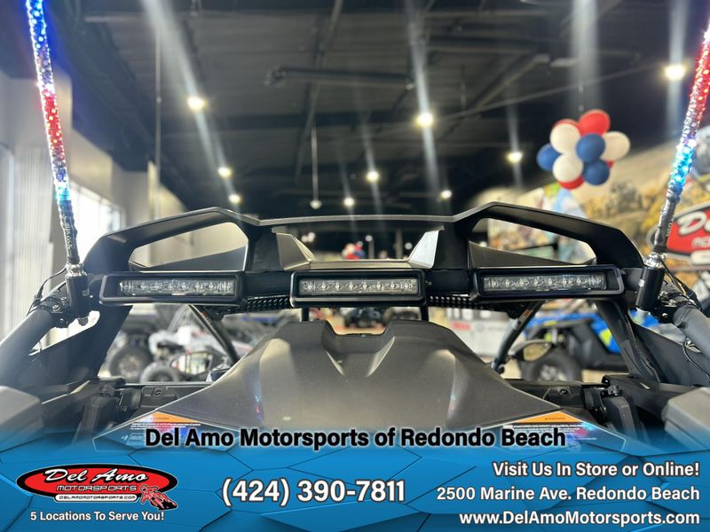 2024 Can-Am 9BRB  in a CATALYST GRAY & NEO YELLOW exterior color. Del Amo Motorsports of Redondo Beach (424) 304-1660 delamomotorsports.com 