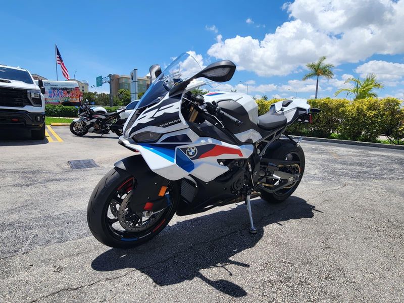 2026 BMW S 1000 RRImage 3