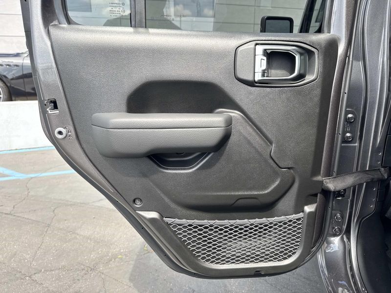 New 2026 Jeep Gladiator Sport S 4x4