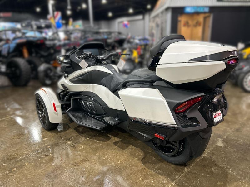 New 2026 Can-Am SPYDER RT SEA-TO-SKY (SE6) Image 16