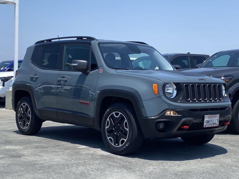 2017 Jeep Renegade Image 2