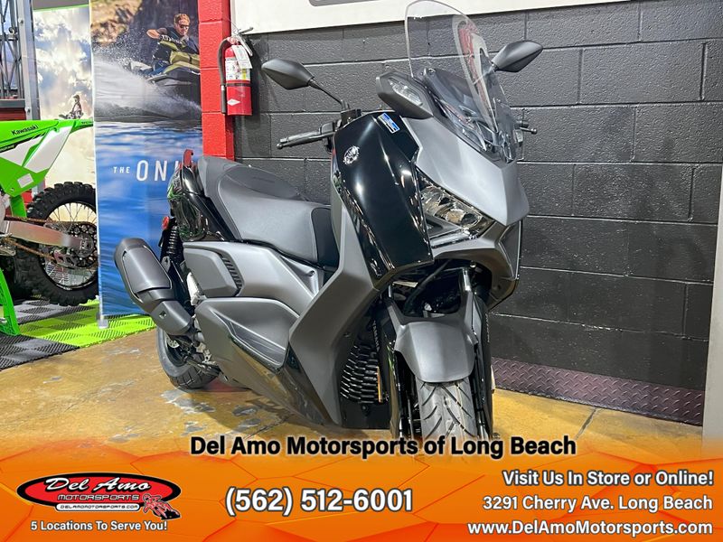 2025 Yamaha Xmax Image 13