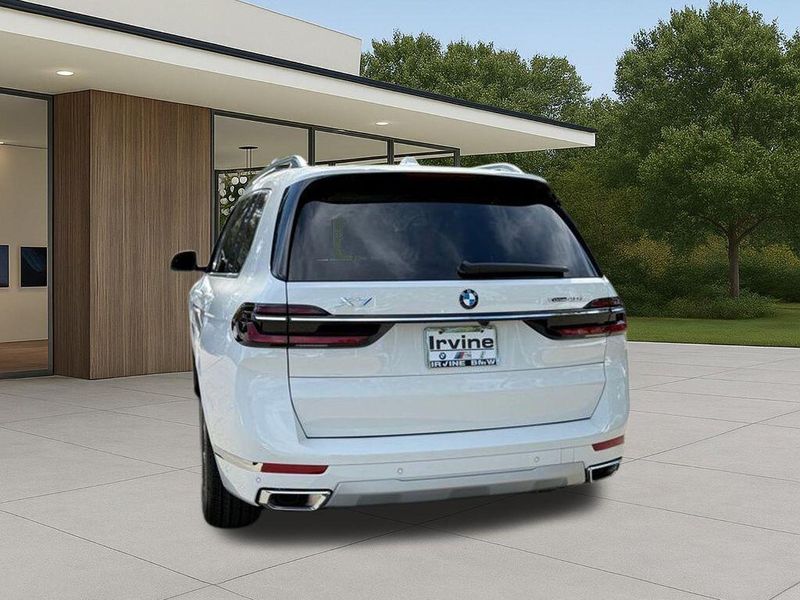 New 2026 BMW X7 xDrive40iImage 11