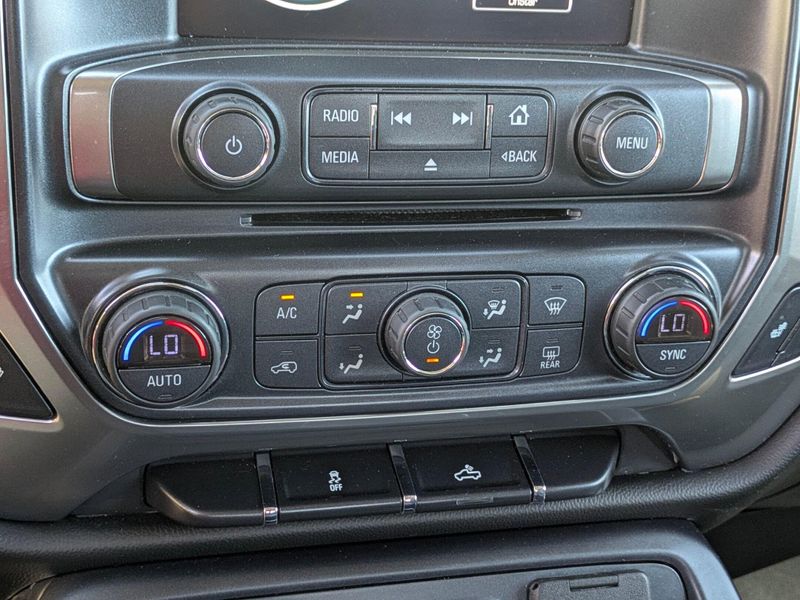 2018 Chevrolet Silverado 1500 LT photo 25