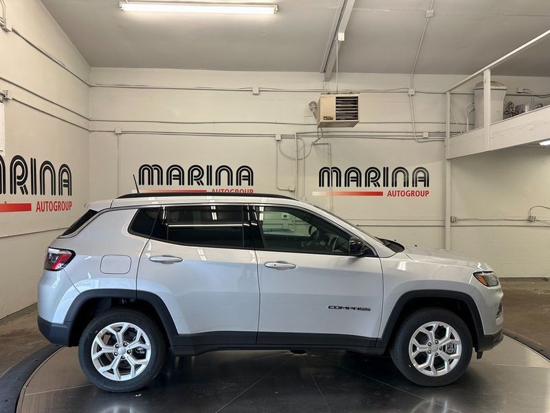 2024 Jeep Compass Latitude 4x4Image 4