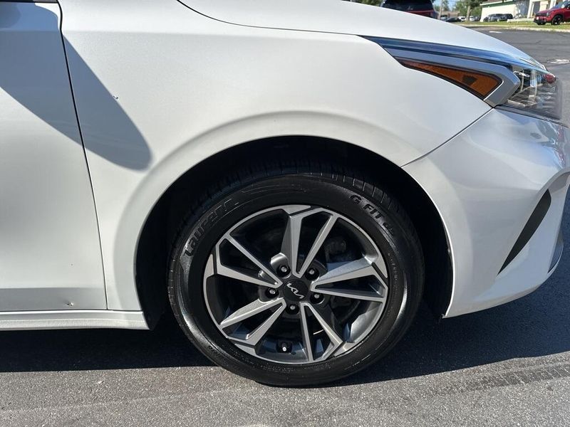 Used 2023 Kia Forte LXSImage 12