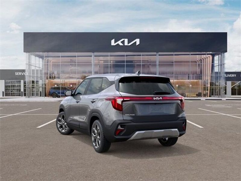 New 2026 Kia Seltos LXImage 4
