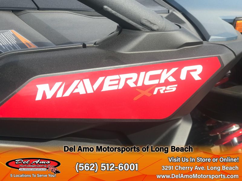 2025 Can-Am MAVERICK R MAX X RS WITH SMART-SHOX 999T DCTImage 17