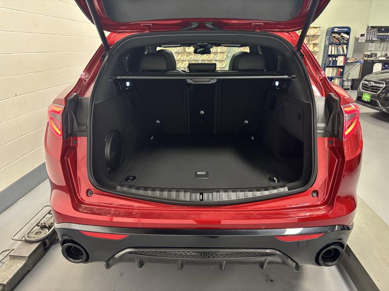 New 2025 Alfa Romeo Stelvio Intensa AwdImage 27