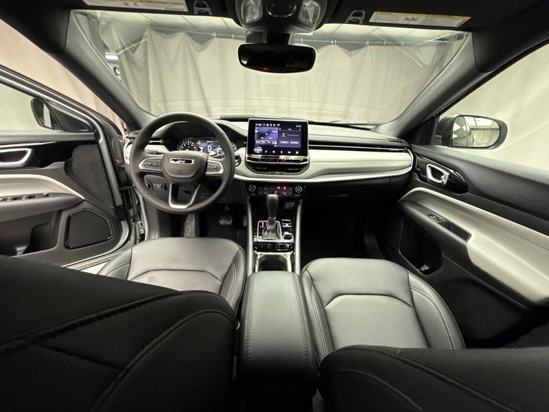 2025 Jeep Compass Limited 4x4Image 8