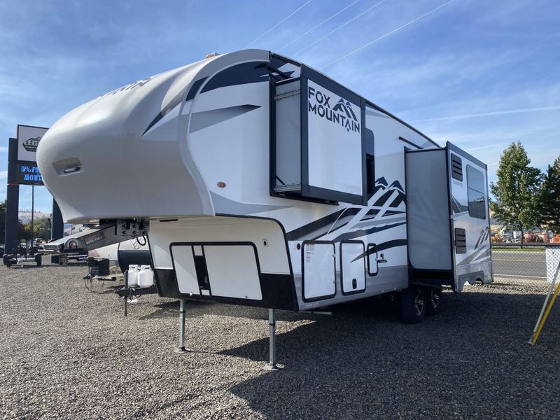 Used 2023 FOX MOUNTAIN 265RDS Image 4
