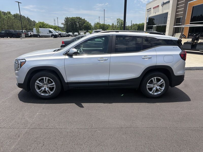 Used 2022 GMC Terrain SLEImage 17