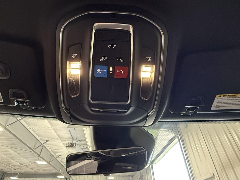 New 2025 Jeep Grand Cherokee Limited 4x4Image 24