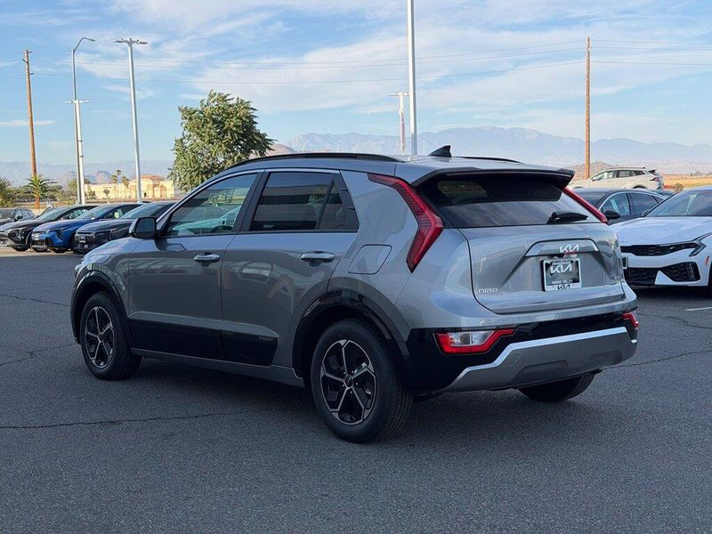 New 2026 Kia Niro SXImage 5