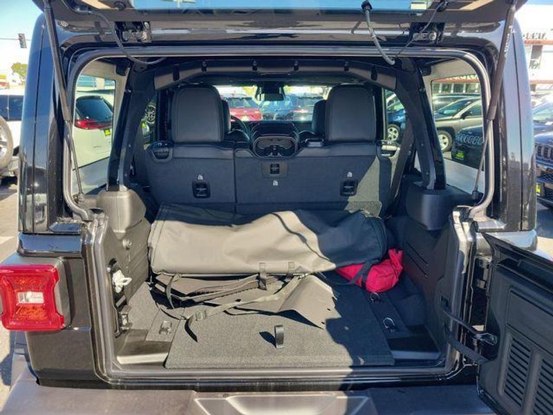 New 2026 Jeep Wrangler Unlimited Rubicon