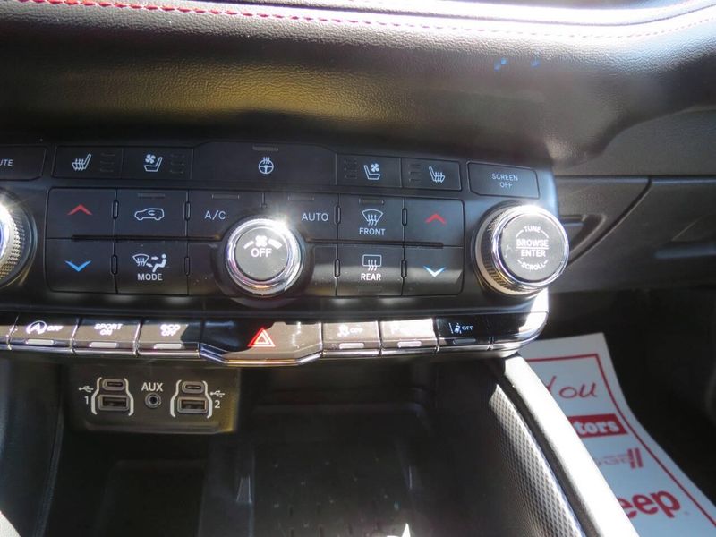 Used 2025 Dodge Durango GT Plus AWD 4dr SUVImage 13