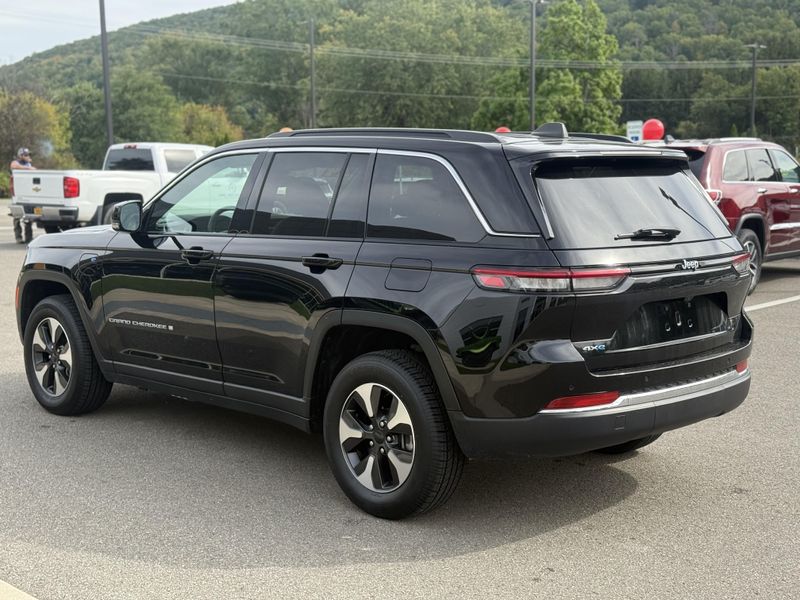 2024 Jeep Grand Cherokee Limited 4xe photo 4